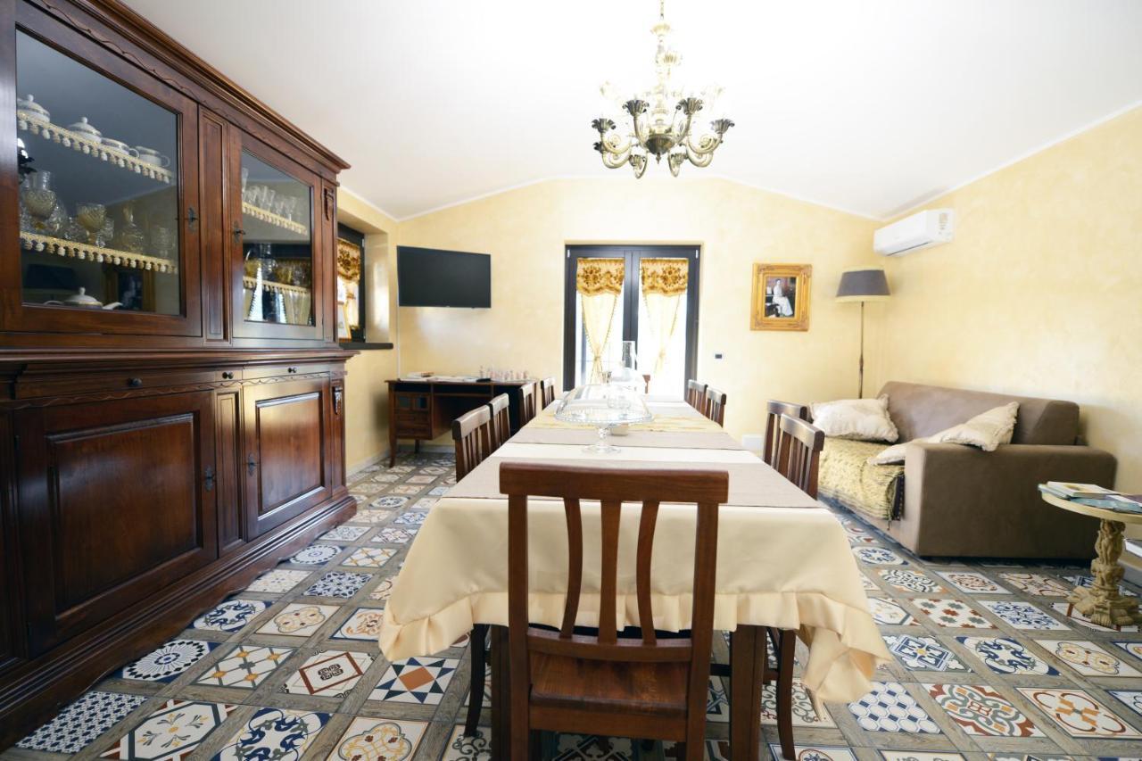 Domus Ansantica Villa Villamaina Buitenkant foto