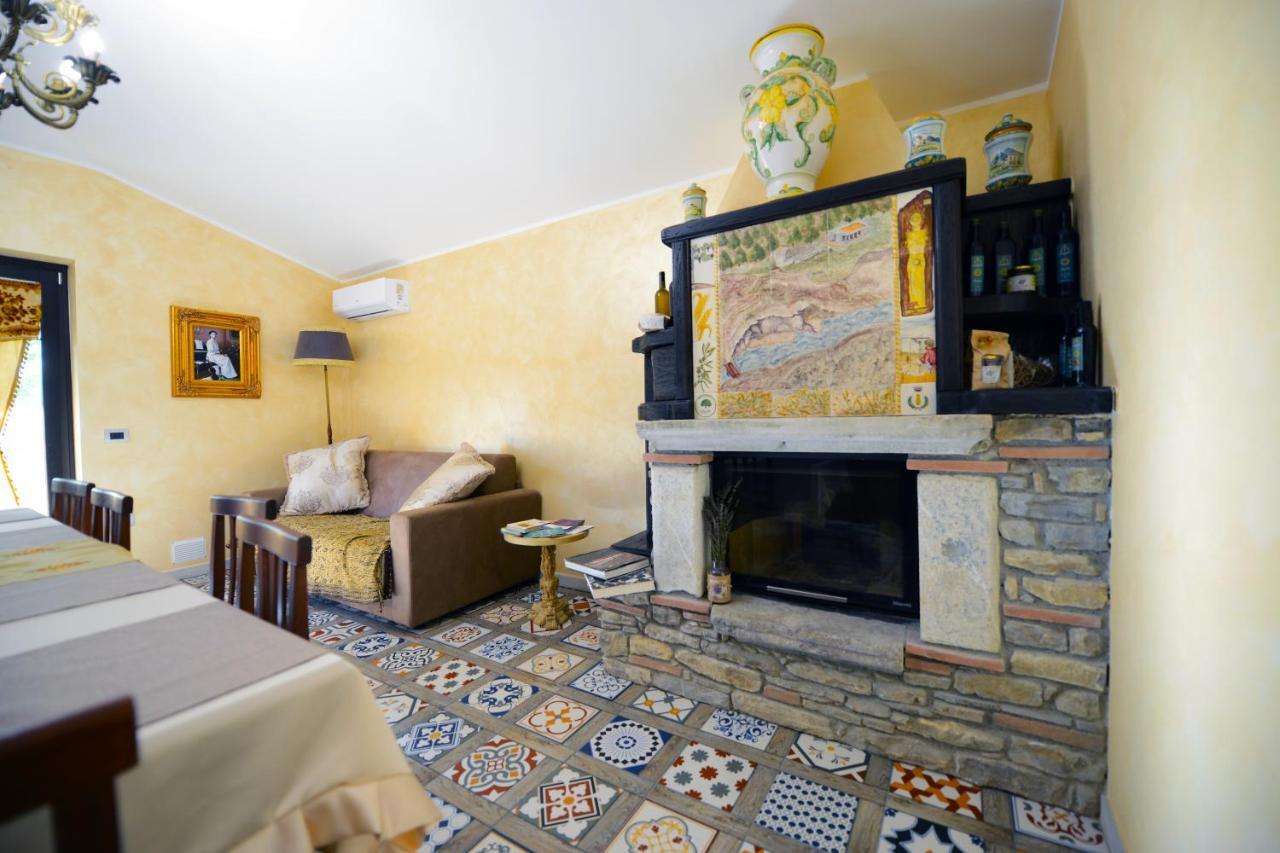 Domus Ansantica Villa Villamaina Buitenkant foto